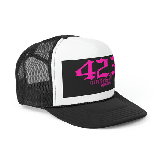 423 Hot Pink Black/ Trucker Caps